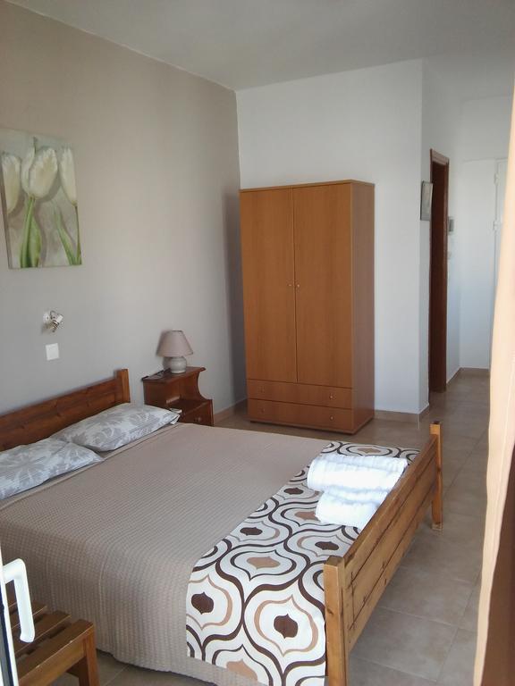 האראקי Maria Studios And Apartments מראה חיצוני תמונה